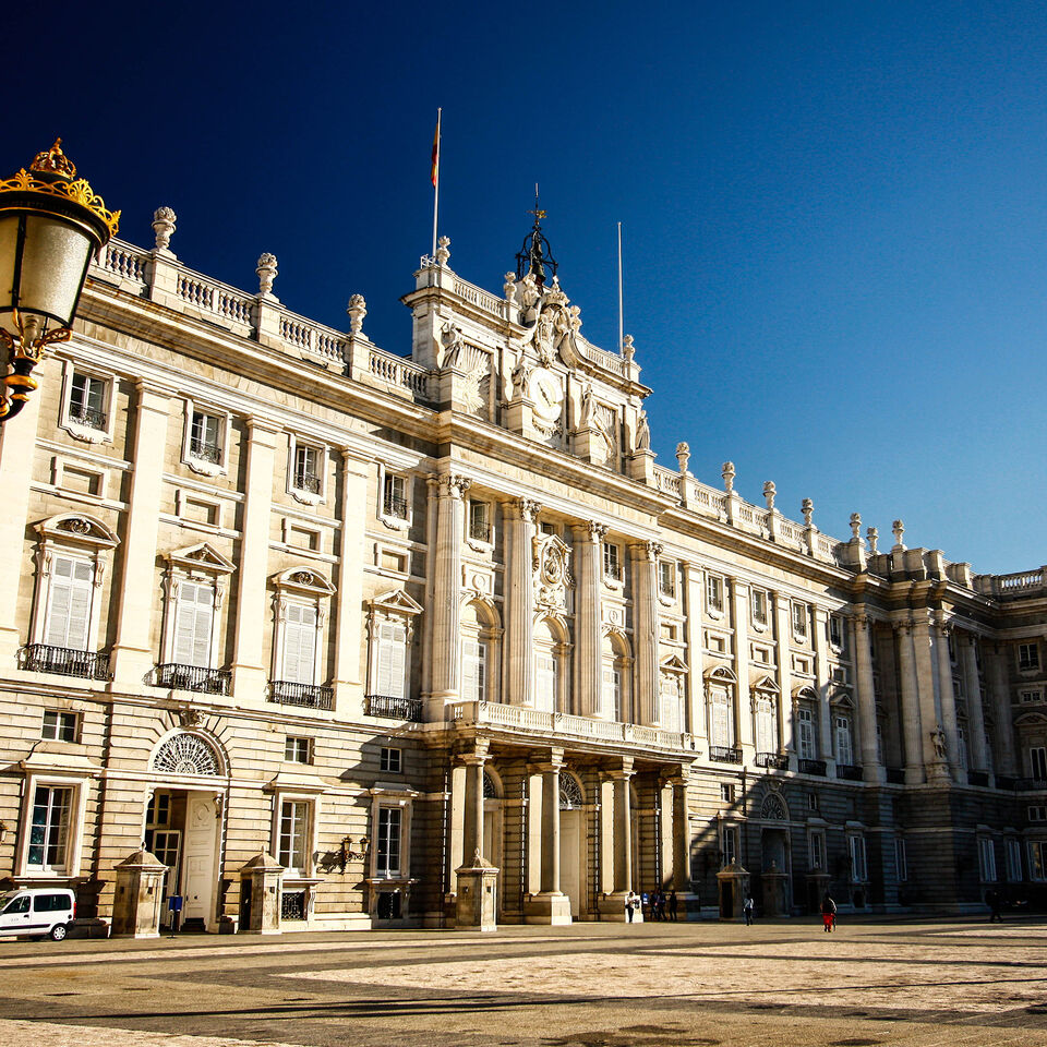 What do you need to arrive in Spain?